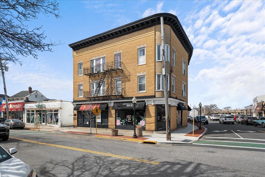 240 Deer Park Avenue, Babylon, NY 11702