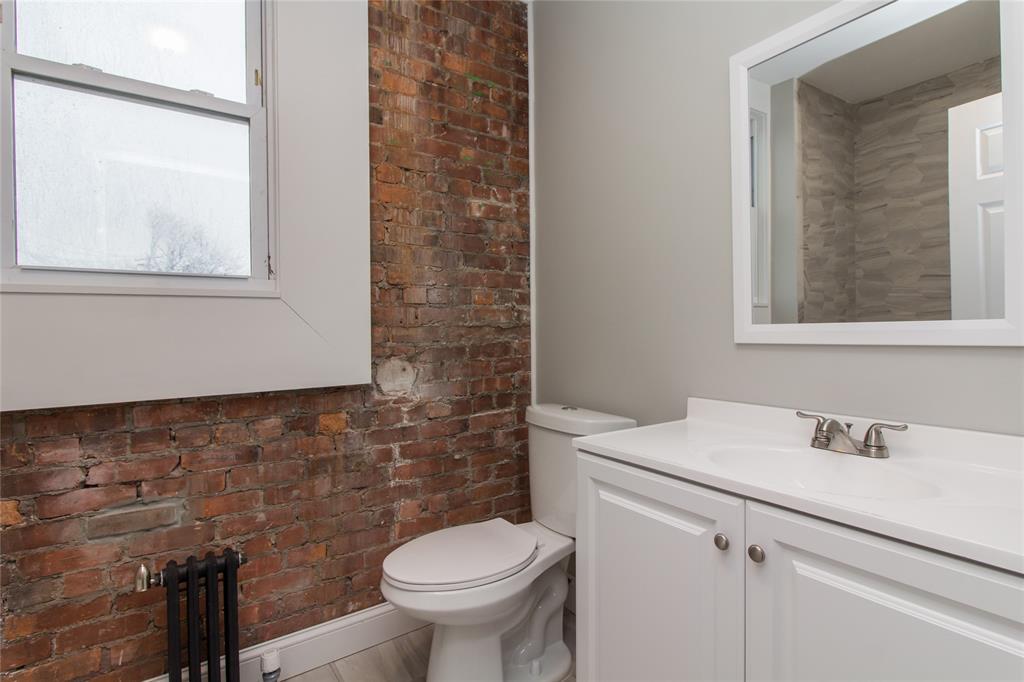 240 Deer Park Avenue, Babylon, NY 11702