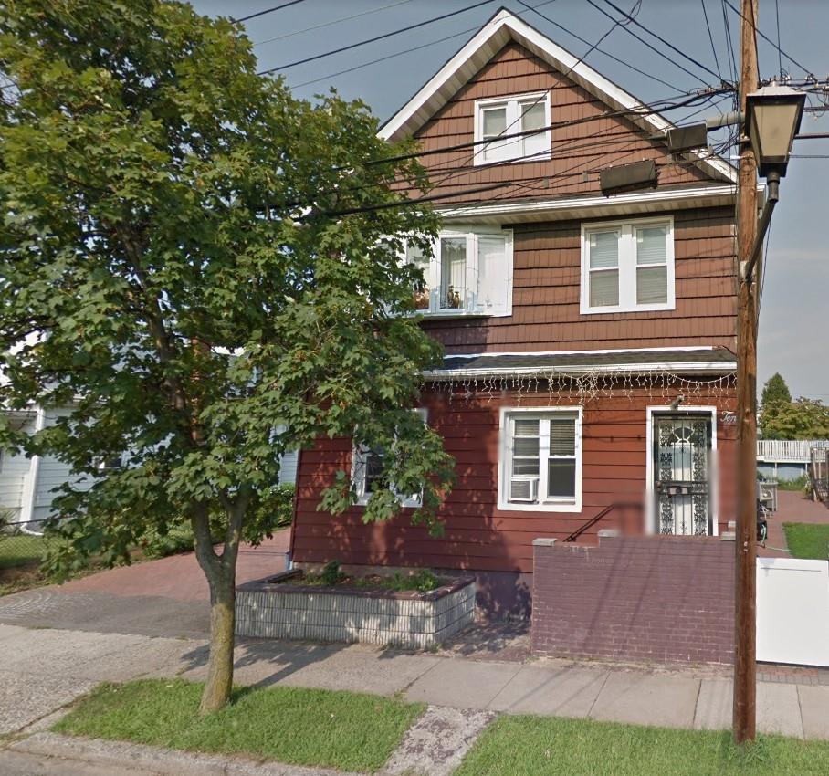 10 Third Avenue, Garden City Park, NY 11040