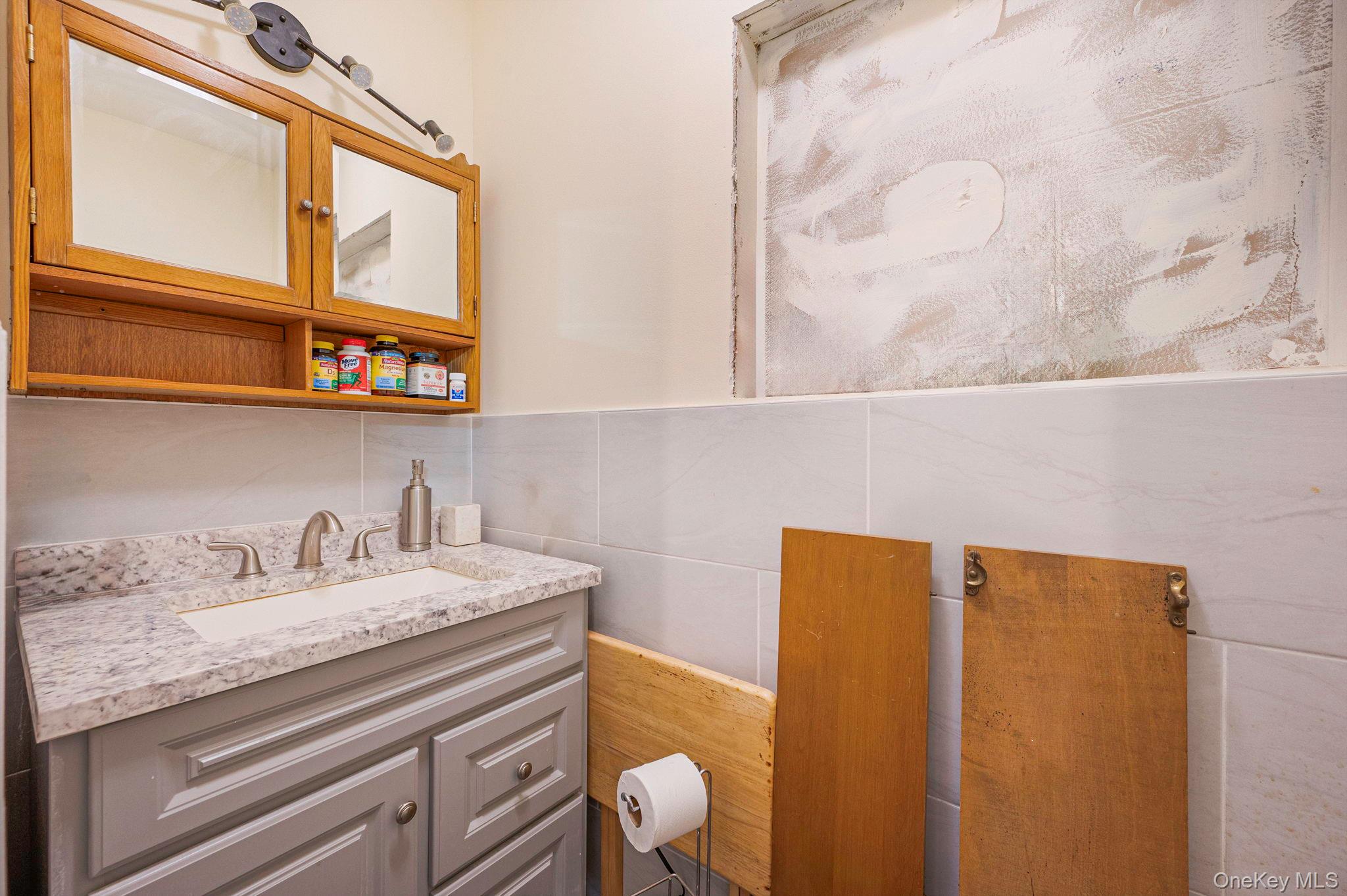 322 N Dunton Avenue, East Patchogue, NY 11772