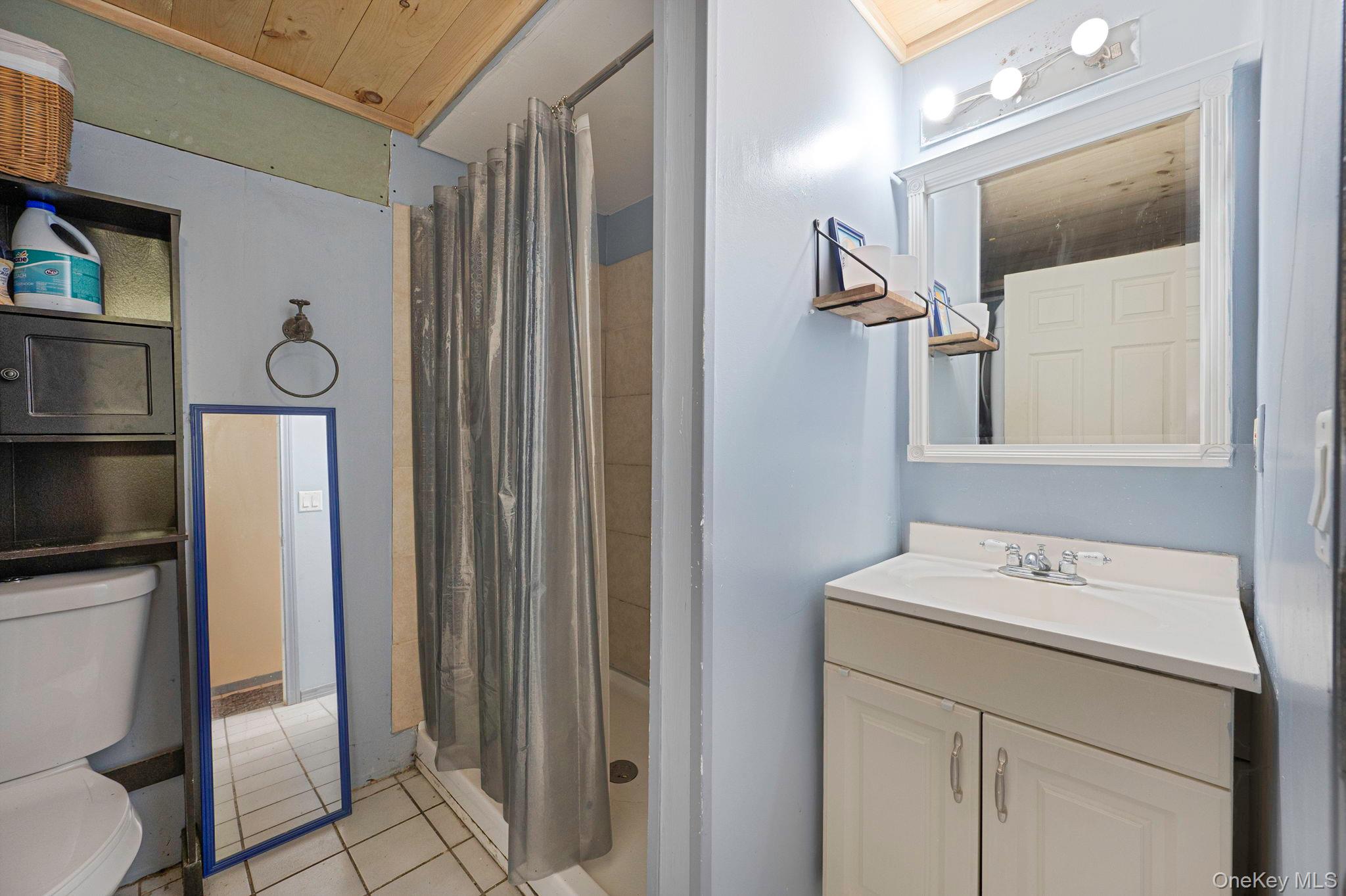 322 N Dunton Avenue, East Patchogue, NY 11772