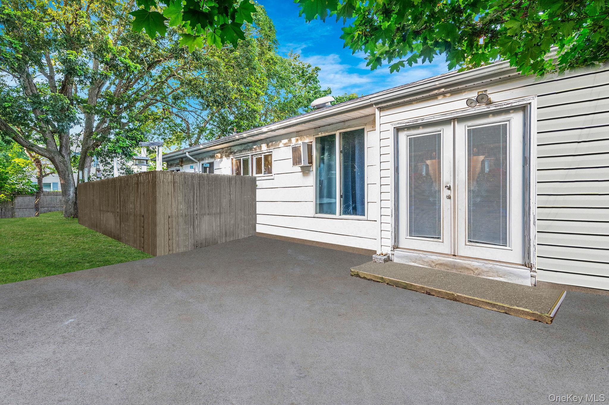 322 N Dunton Avenue, East Patchogue, NY 11772