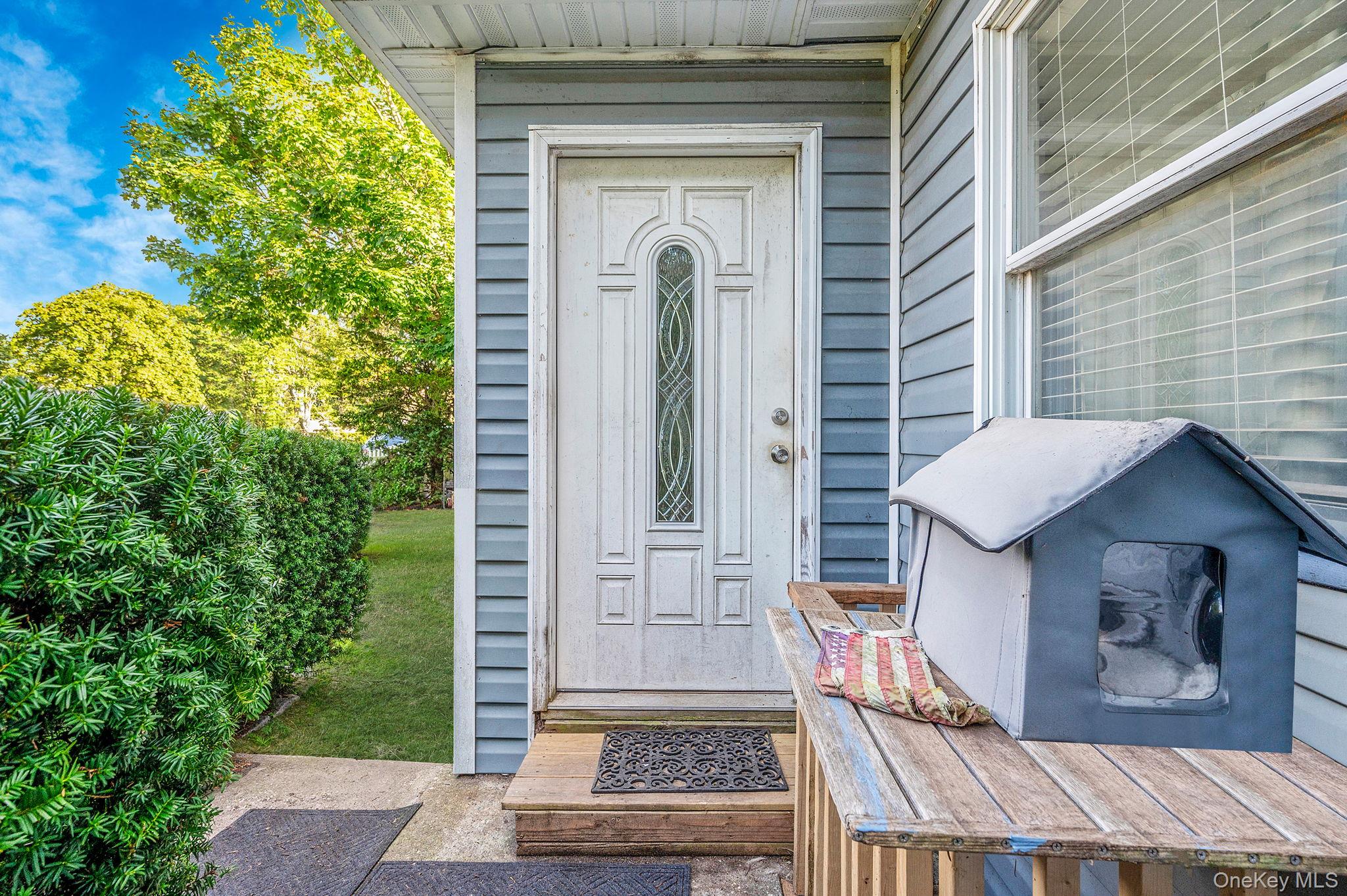 322 N Dunton Avenue, East Patchogue, NY 11772