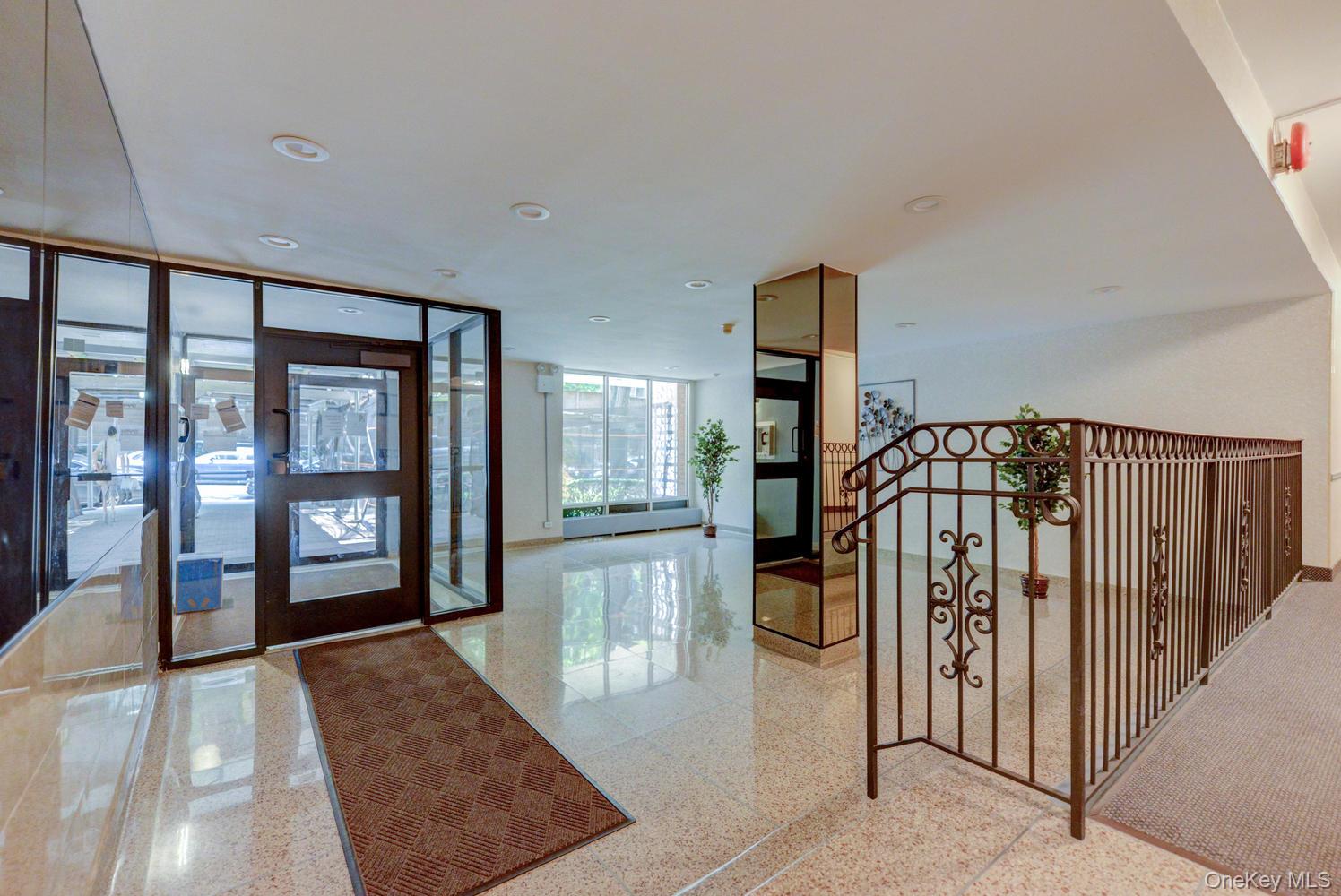 83-60 118 Street # 11H, Kew Gardens, NY 11415