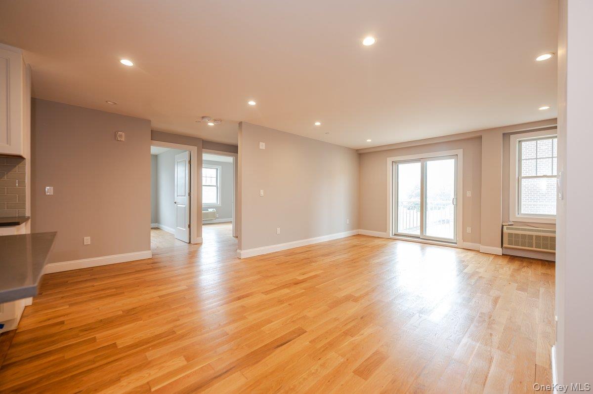 661 W Broadway # 304, Long Beach, NY 11561