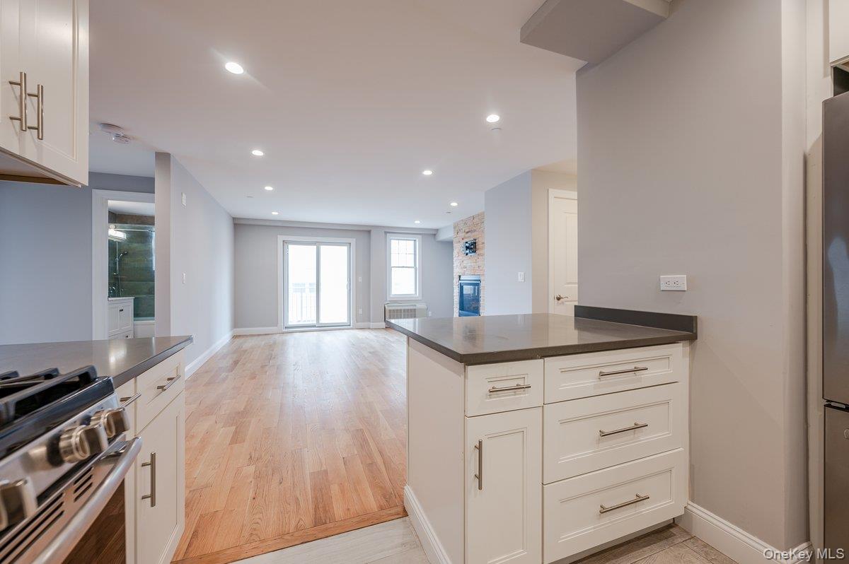 661 W Broadway # 304, Long Beach, NY 11561