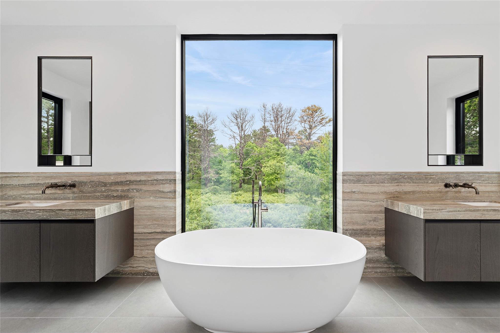 9 Blue Jay Way, East Hampton, NY 11937