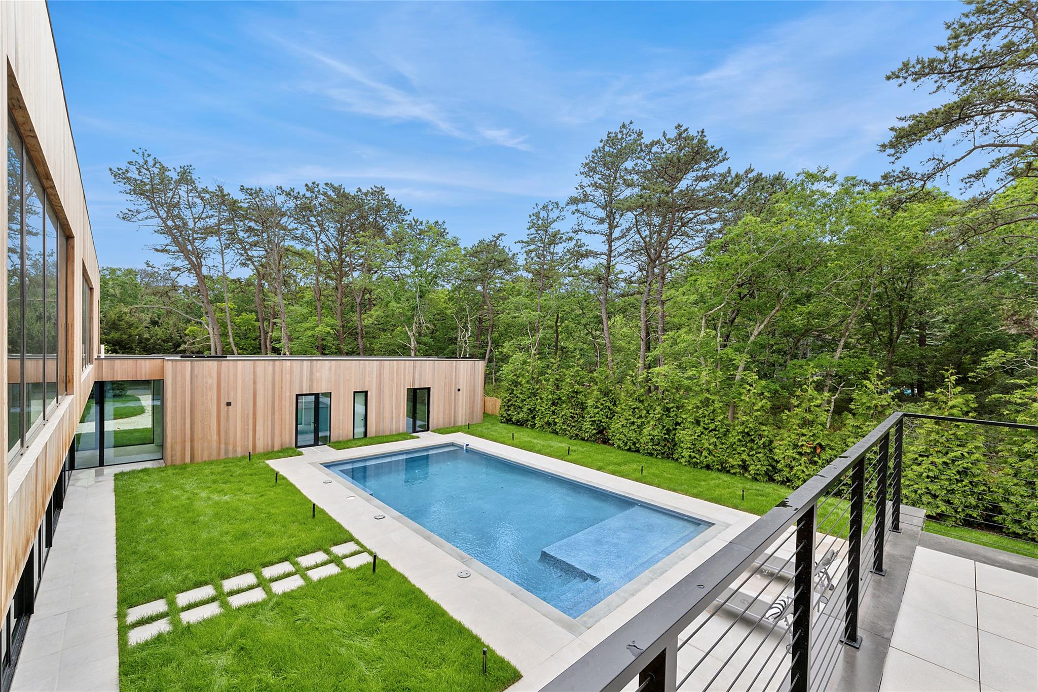 9 Blue Jay Way, East Hampton, NY 11937