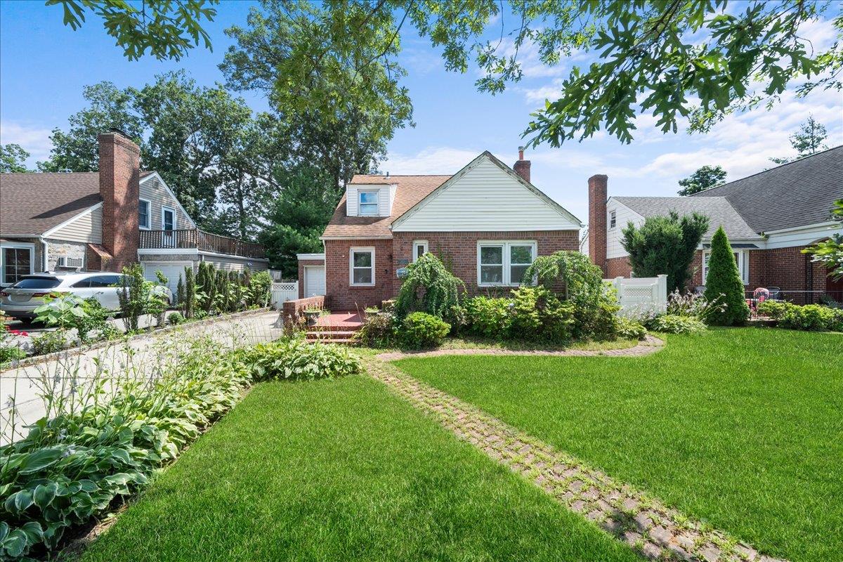 1752 New Hyde Park Road, New Hyde Park, NY 11040