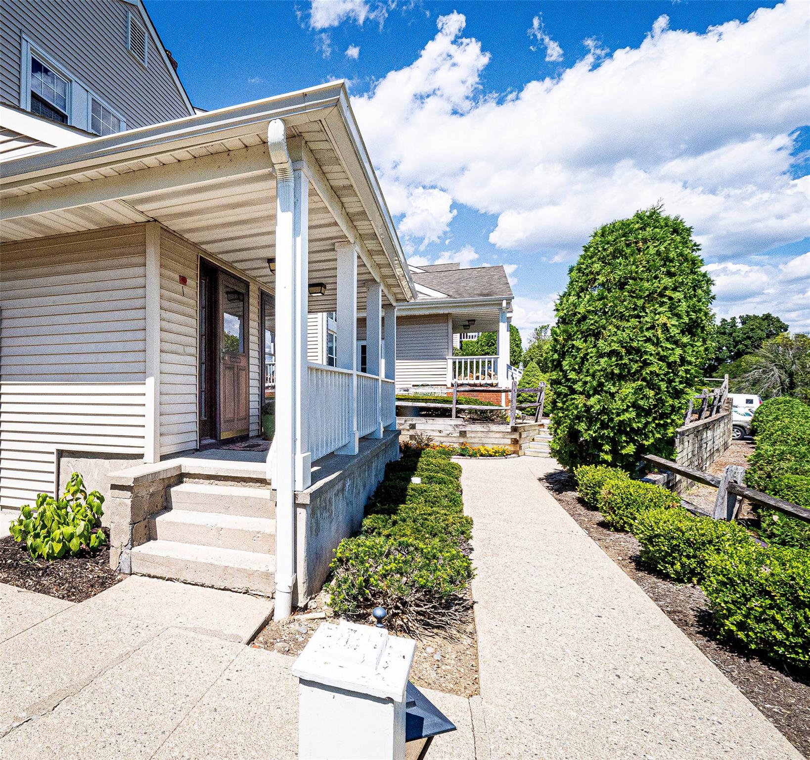 1 The Knolls, Warwick, NY 10990
