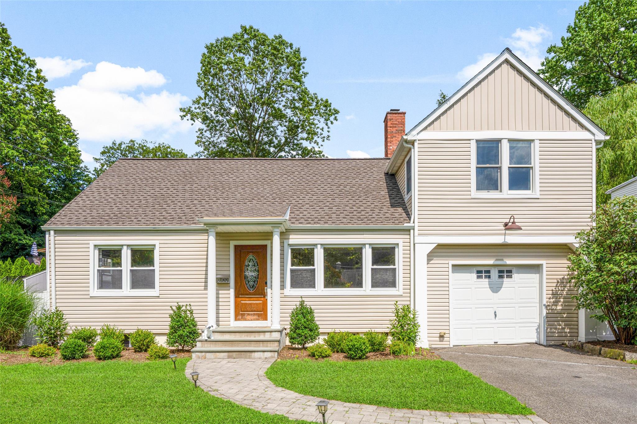 1504 Raleigh Road, Mamaroneck, NY 10543