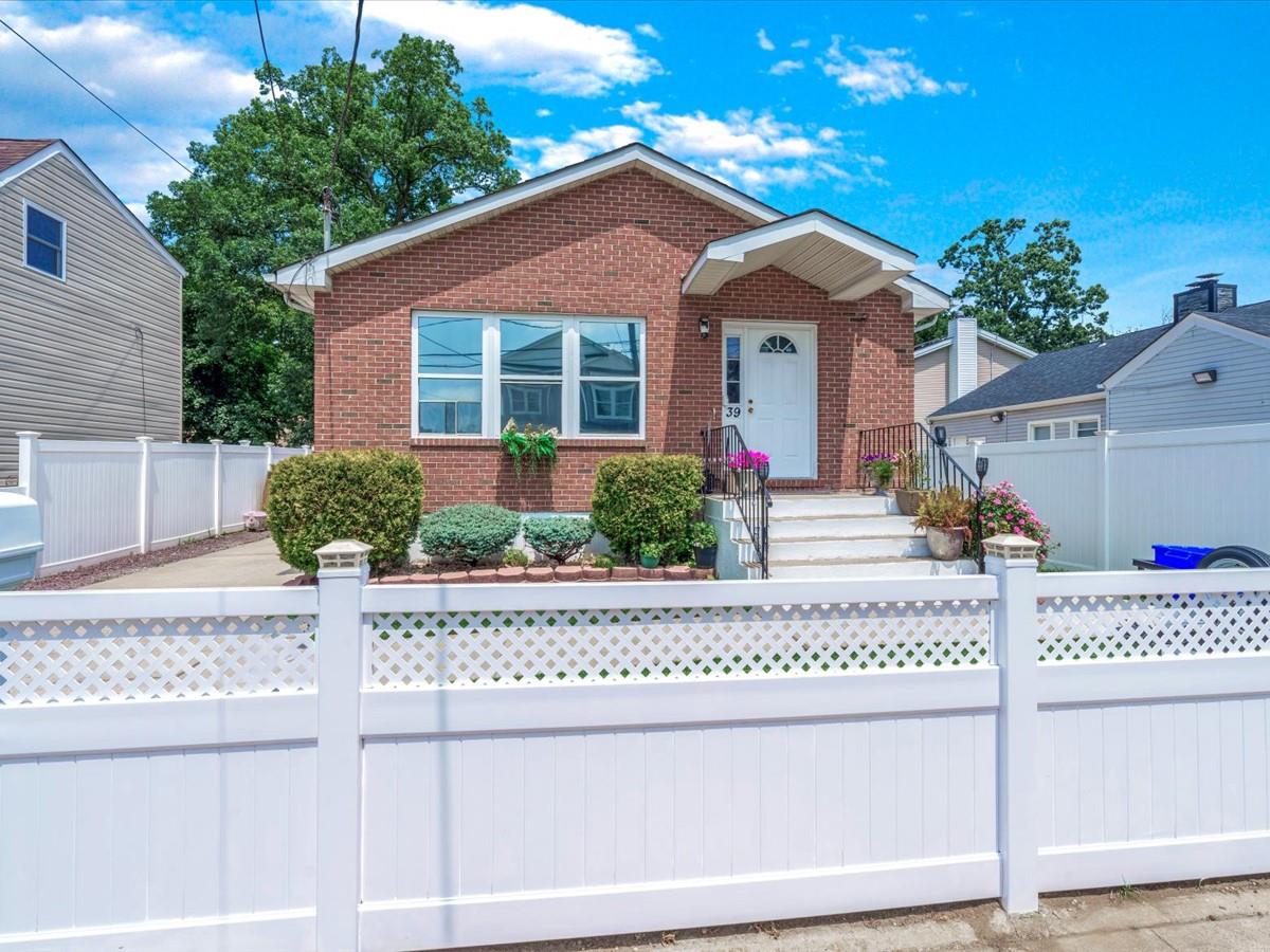 39 Mirin Avenue, Roosevelt, NY 11575