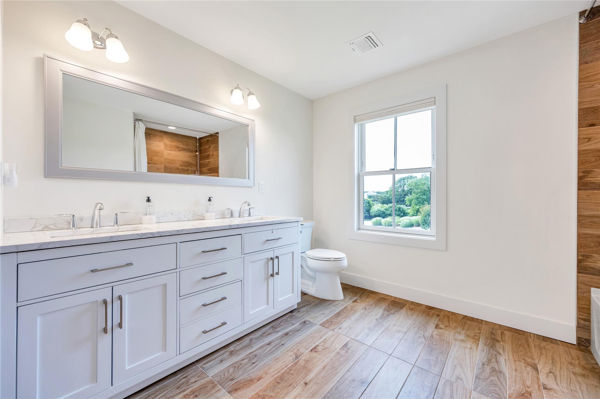 9 Tuthill Point Farm Road, East Moriches, NY 11940