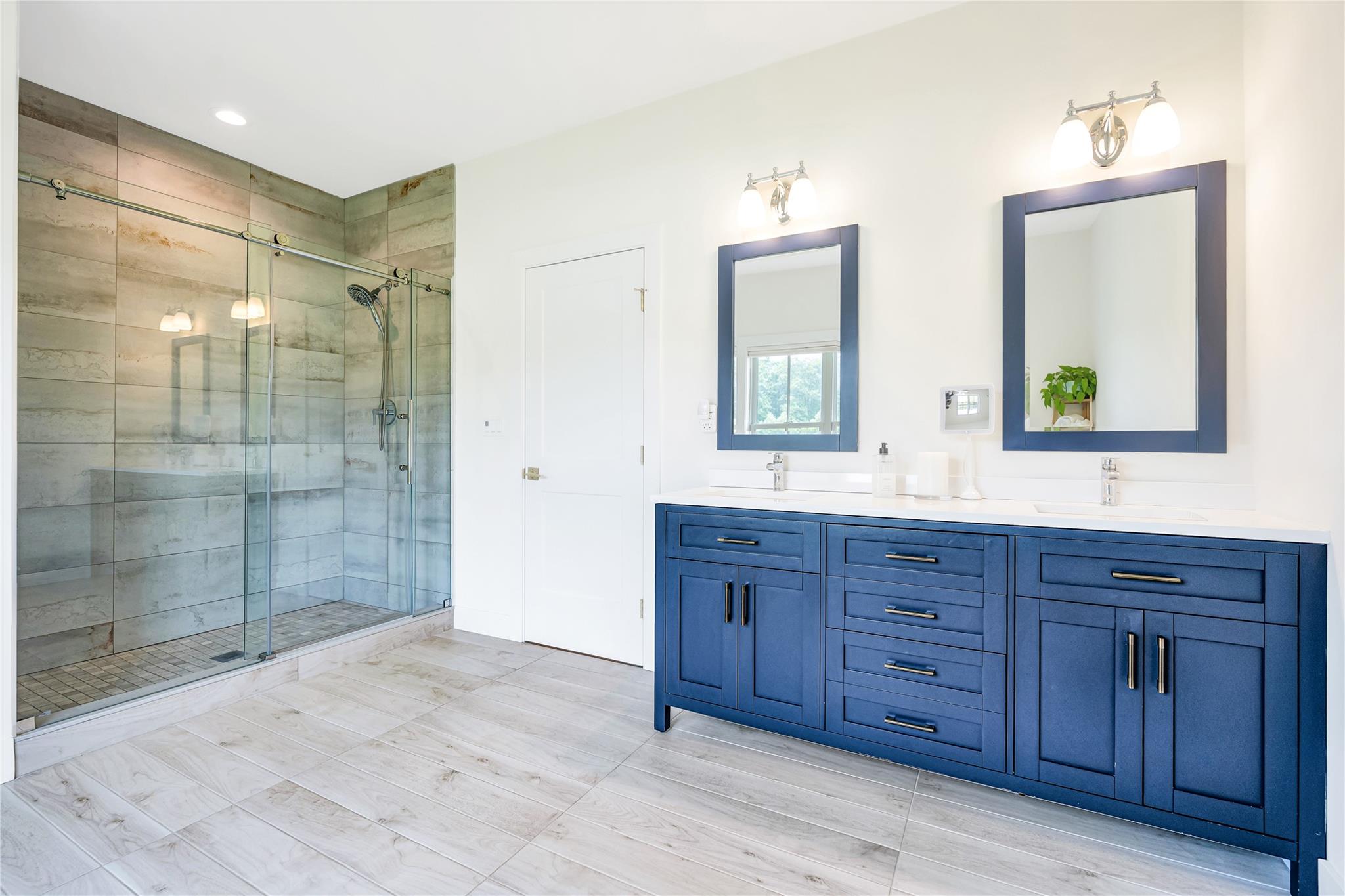 9 Tuthill Point Farm Road, East Moriches, NY 11940