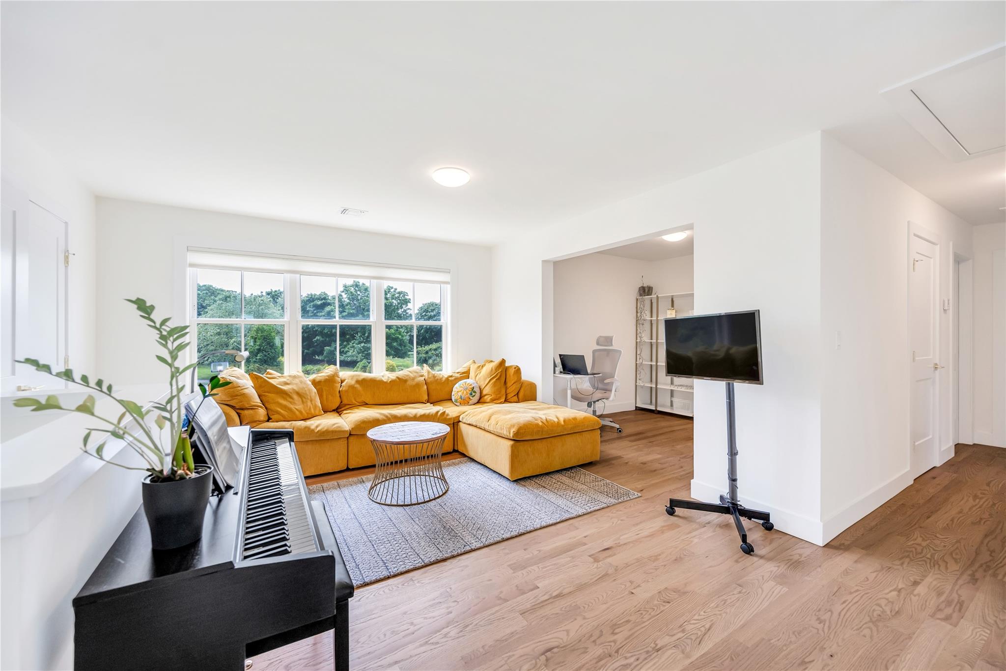 9 Tuthill Point Farm Road, East Moriches, NY 11940