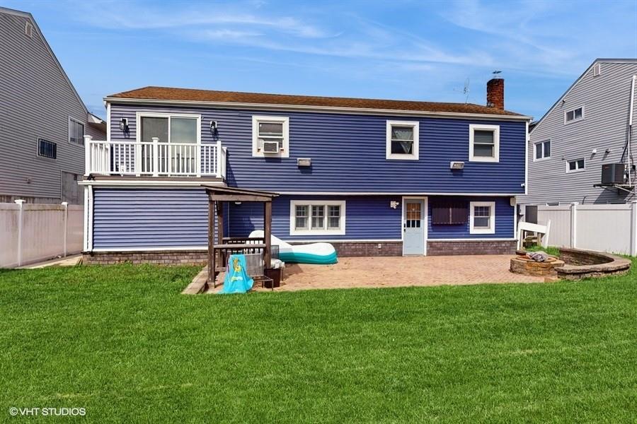 525 Miller Avenue, Freeport, NY 11520