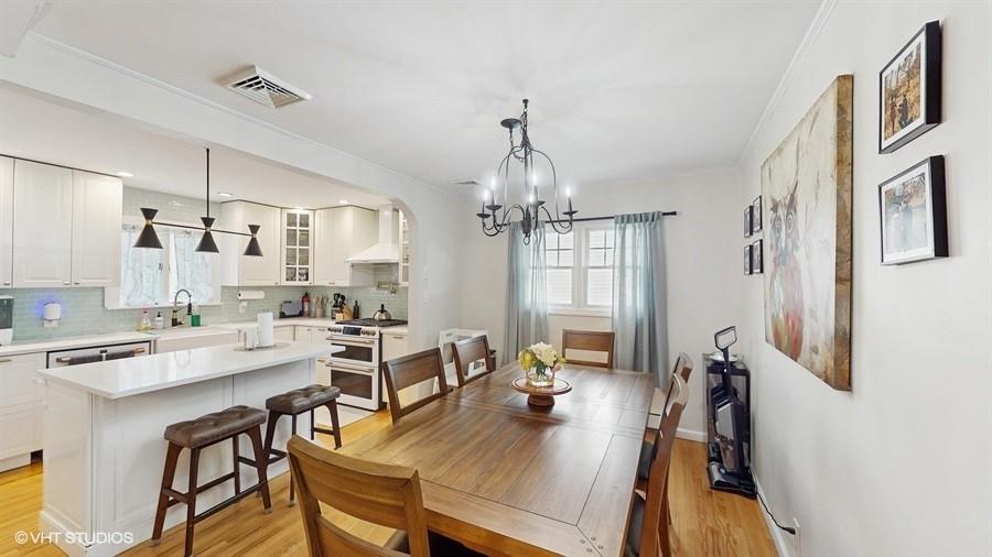 525 Miller Avenue, Freeport, NY 11520