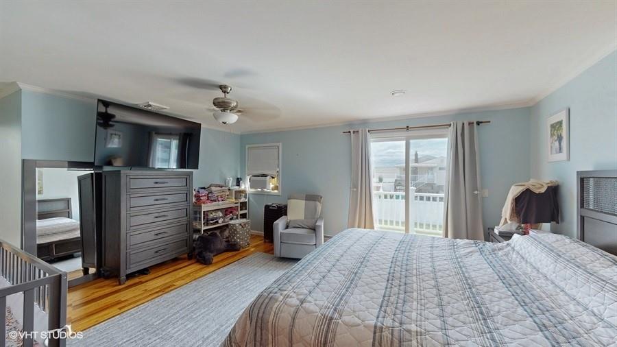 525 Miller Avenue, Freeport, NY 11520