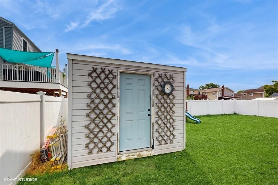 525 Miller Avenue, Freeport, NY 11520