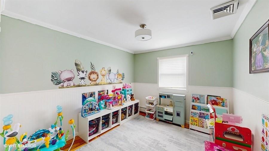 525 Miller Avenue, Freeport, NY 11520