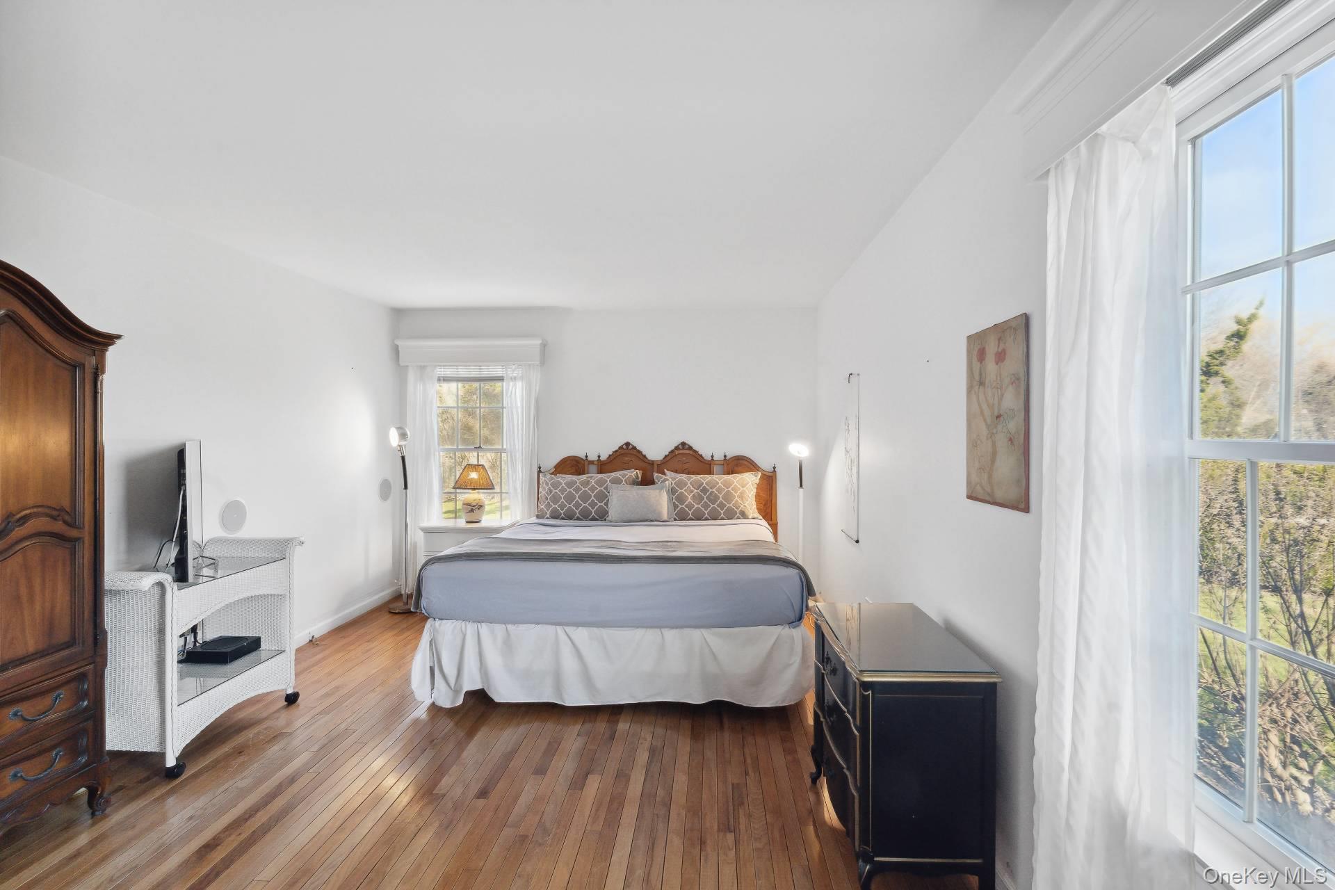 62 Bayfield Lane, Westhampton Beach, NY 11978