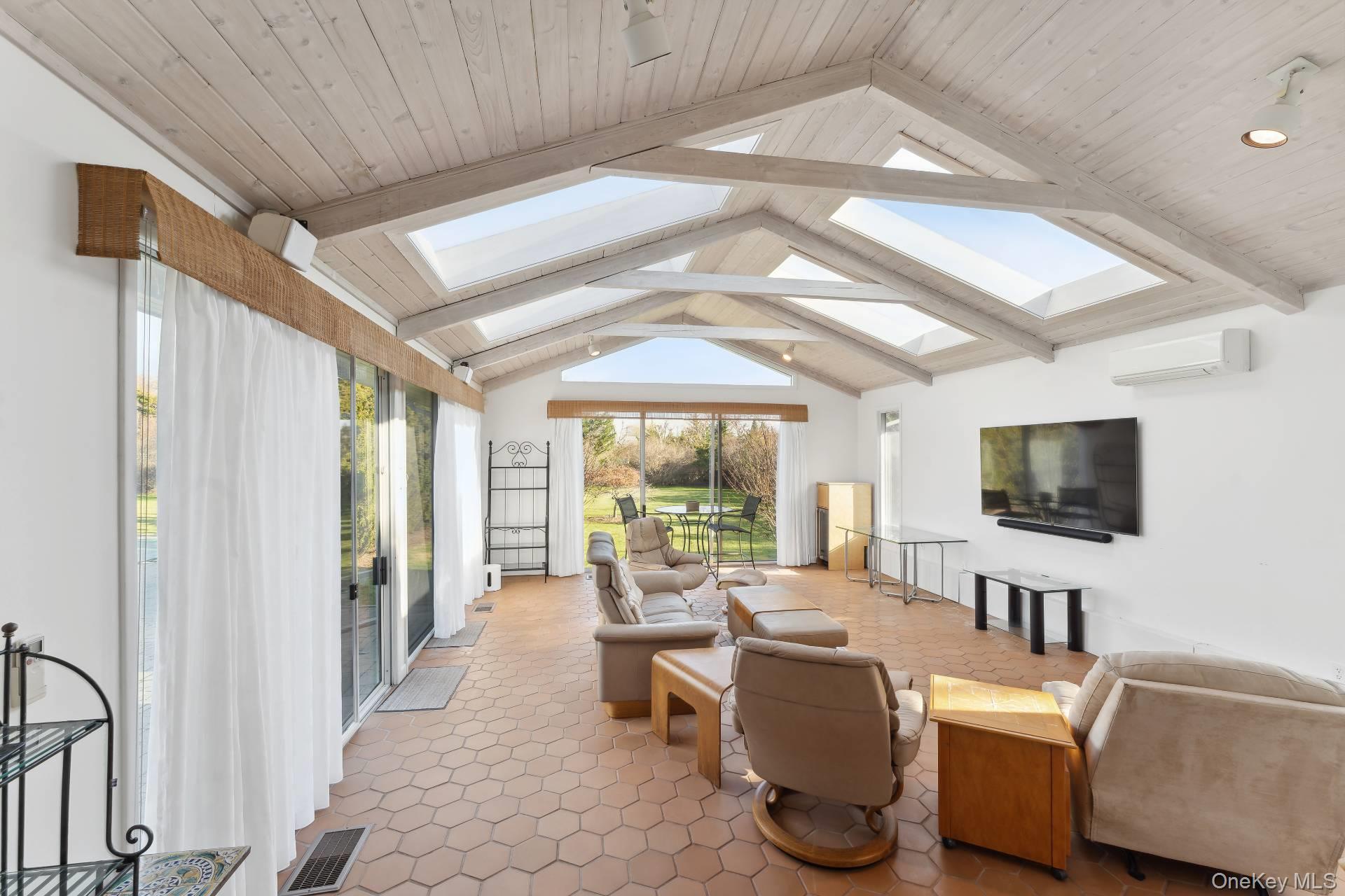 62 Bayfield Lane, Westhampton Beach, NY 11978