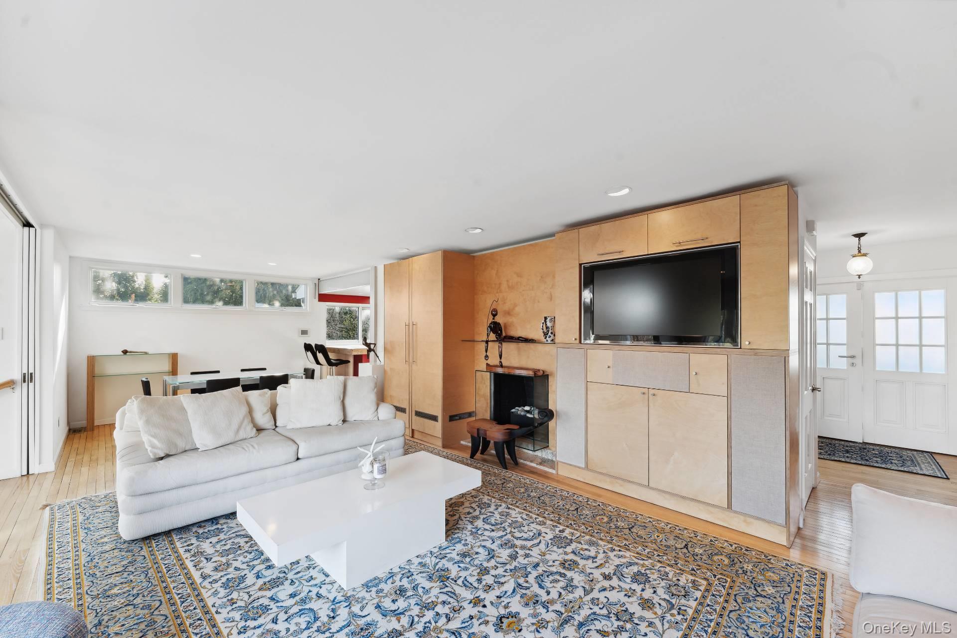 62 Bayfield Lane, Westhampton Beach, NY 11978