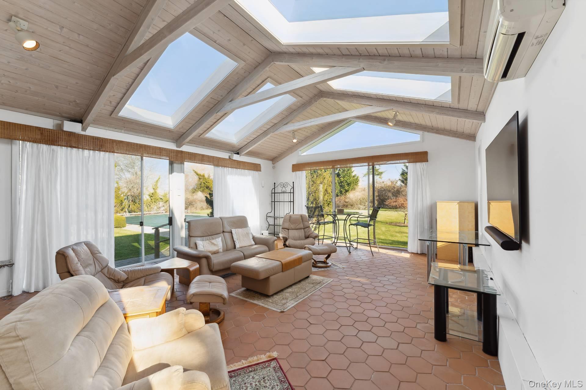 62 Bayfield Lane, Westhampton Beach, NY 11978