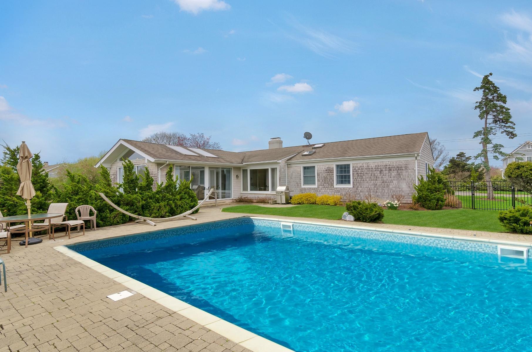 62 Bayfield Lane, Westhampton Beach, NY 11978