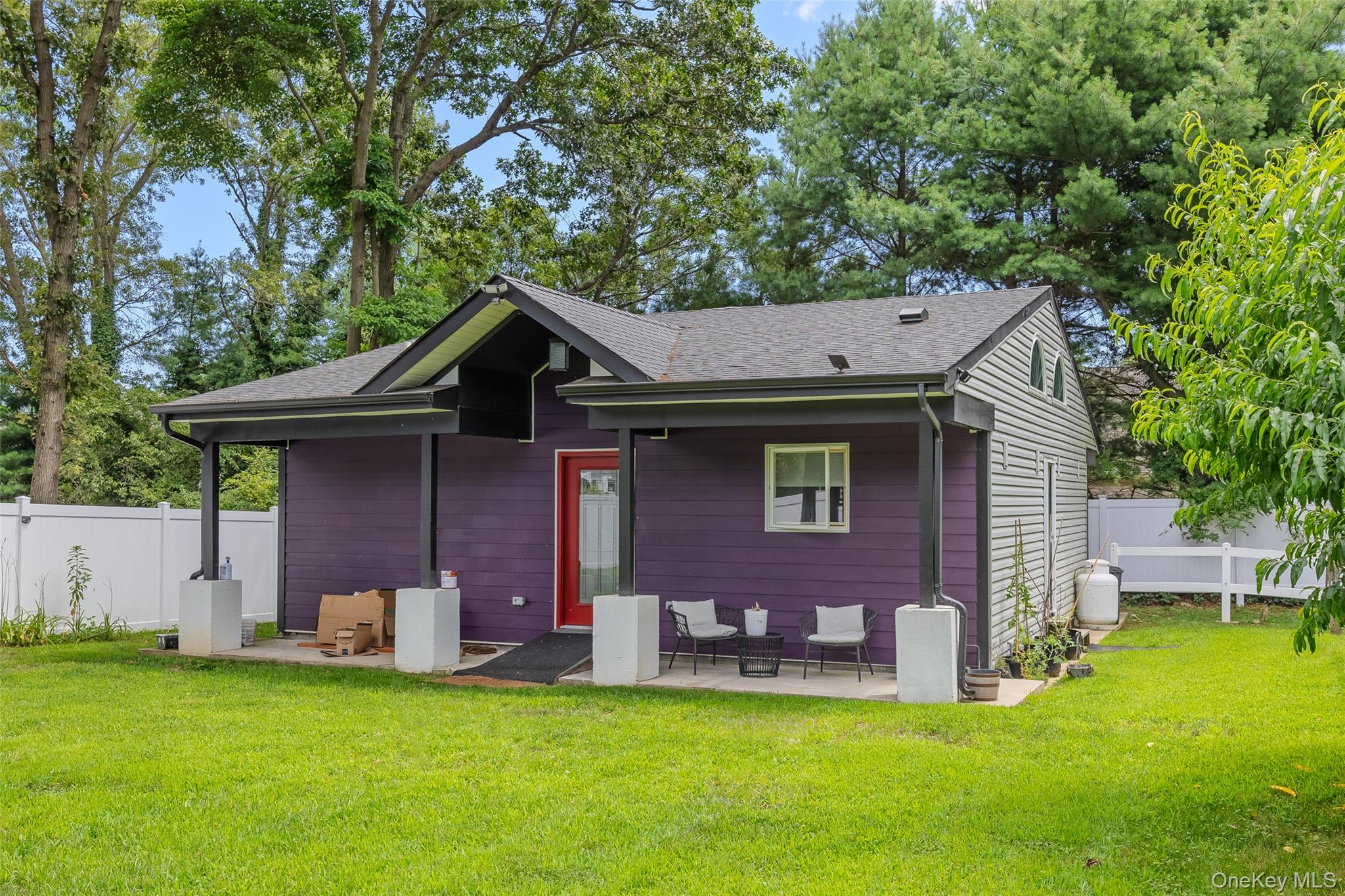 1484 Motor Parkway, Hauppauge, NY 11749