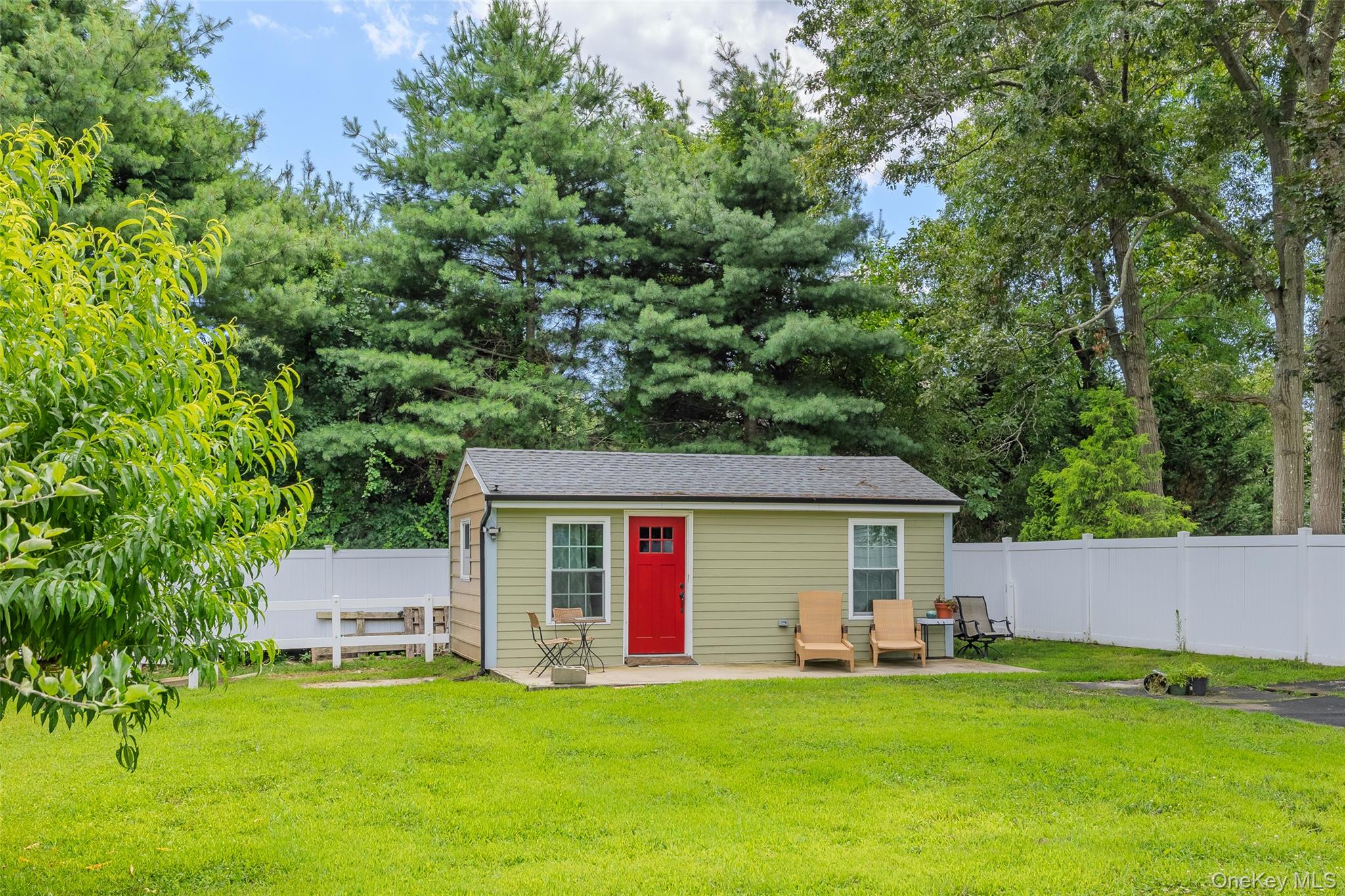 1484 Motor Parkway, Hauppauge, NY 11749