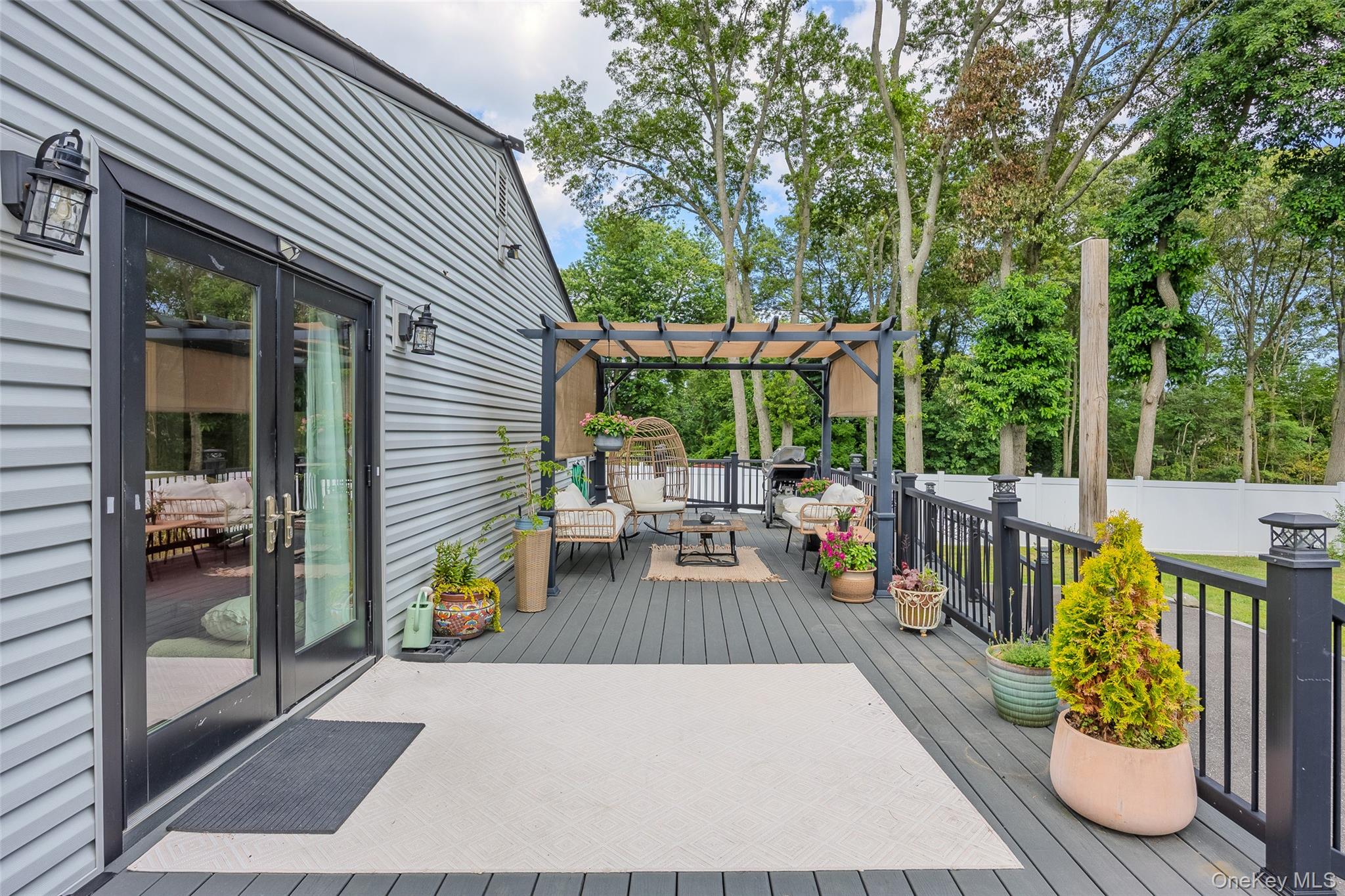 1484 Motor Parkway, Hauppauge, NY 11749