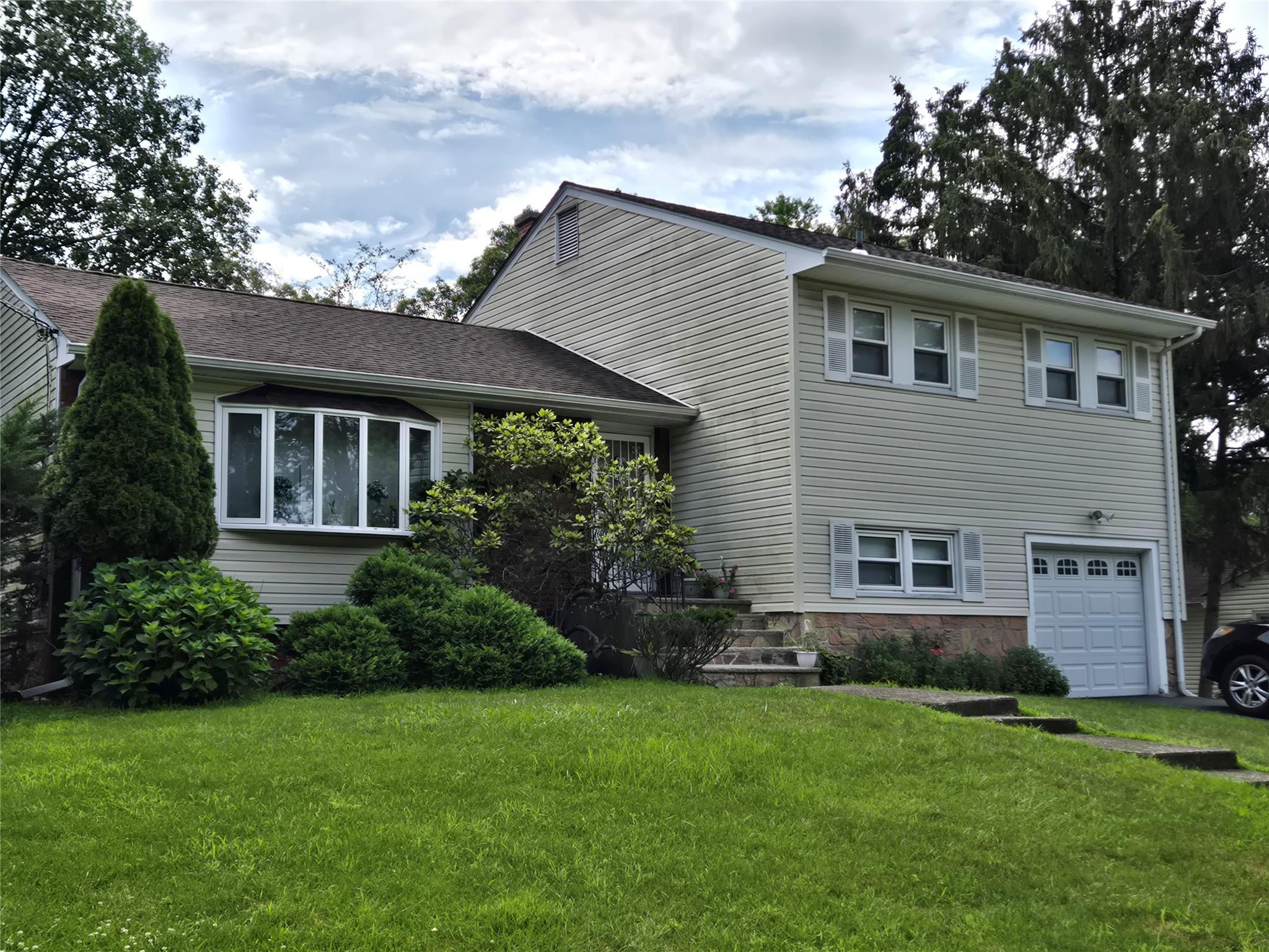 24 Trinity Avenue, Hillcrest, NY 10977