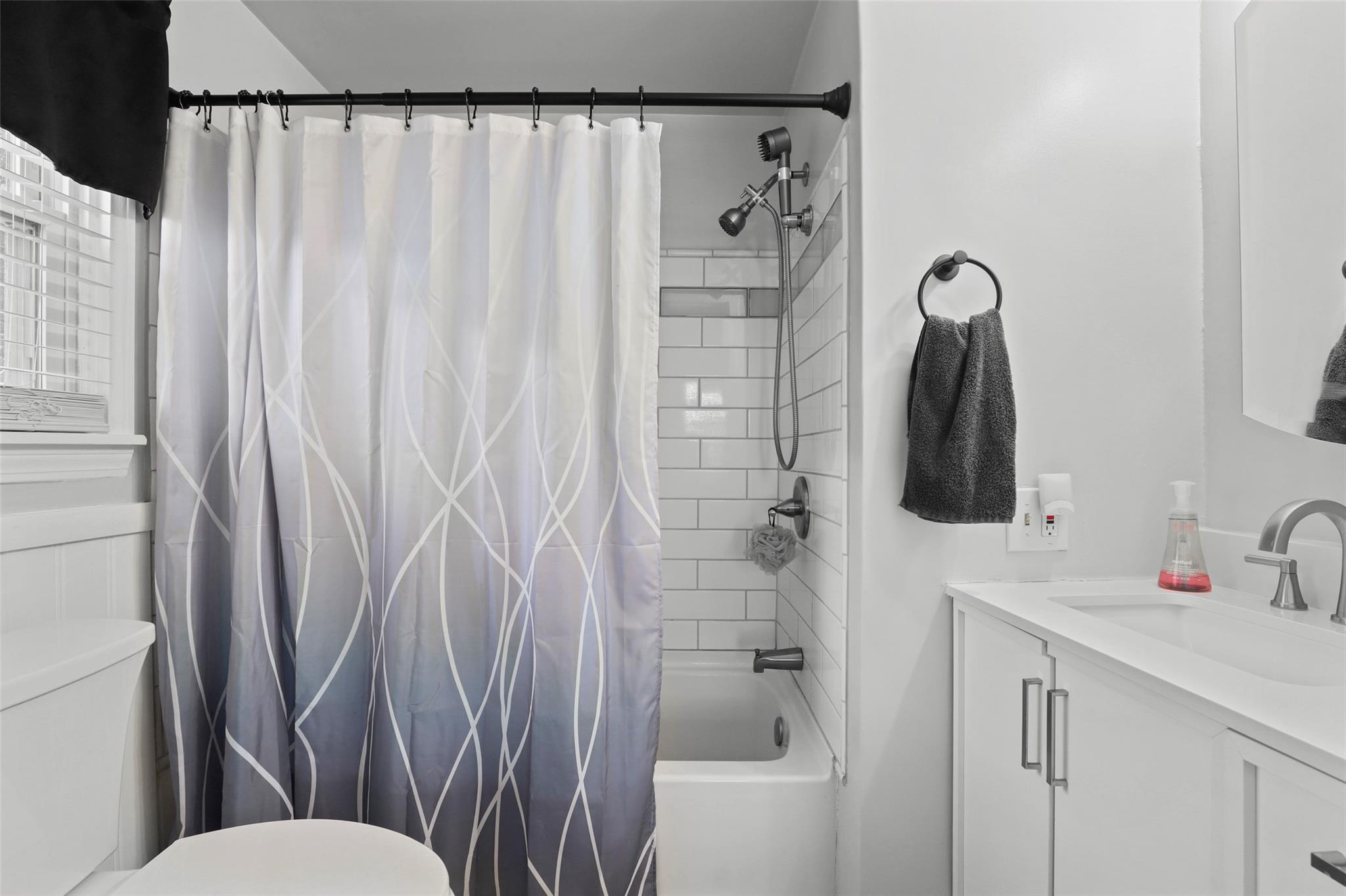 84 Entrance Way, Mahopac, NY 10541