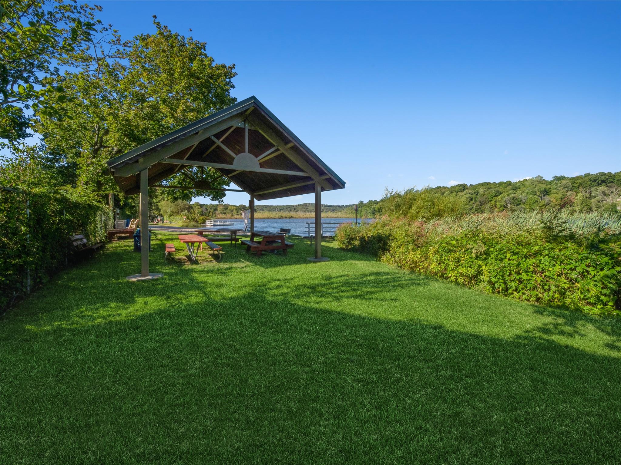 84 Entrance Way, Mahopac, NY 10541