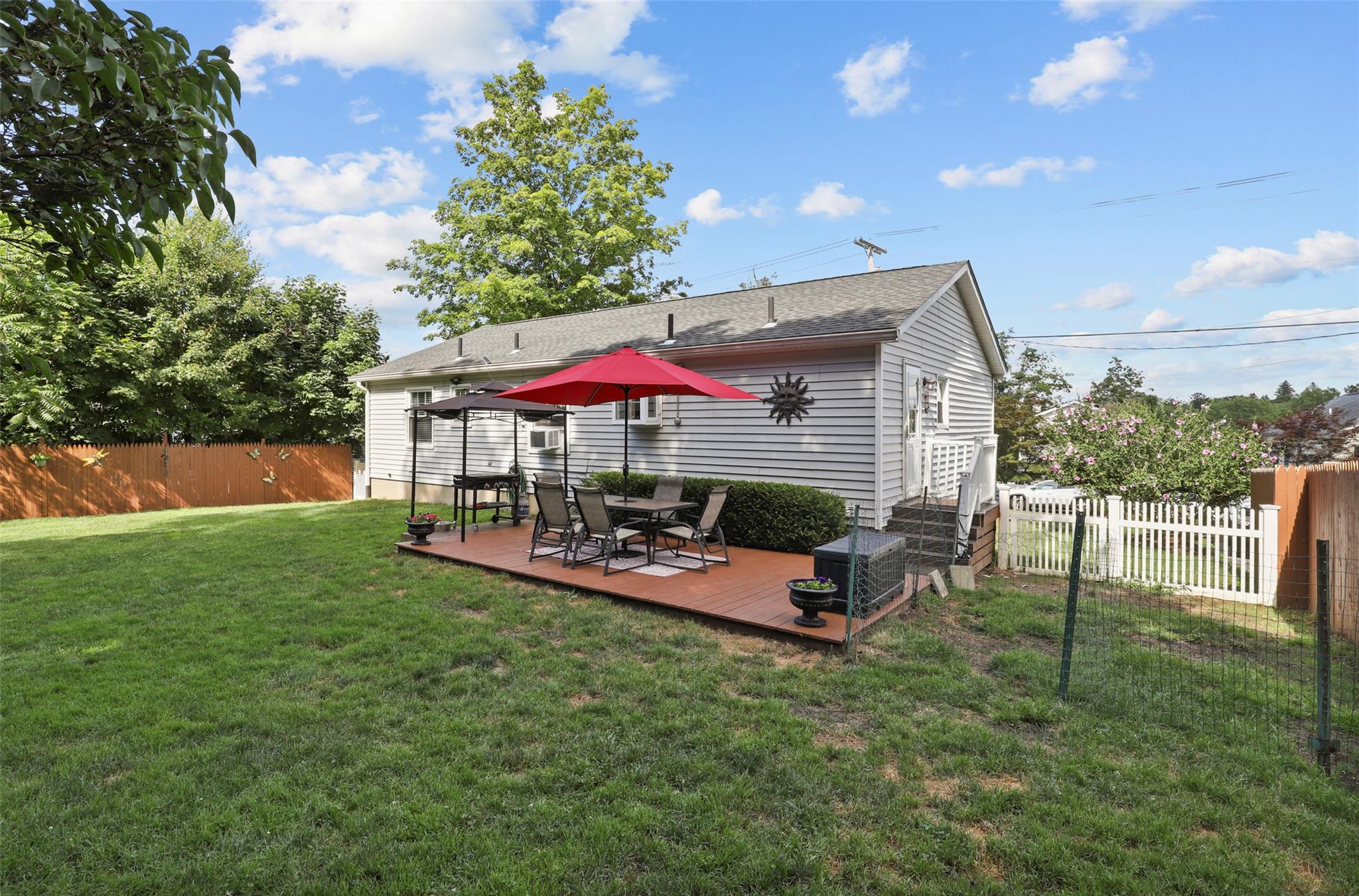 84 Entrance Way, Mahopac, NY 10541