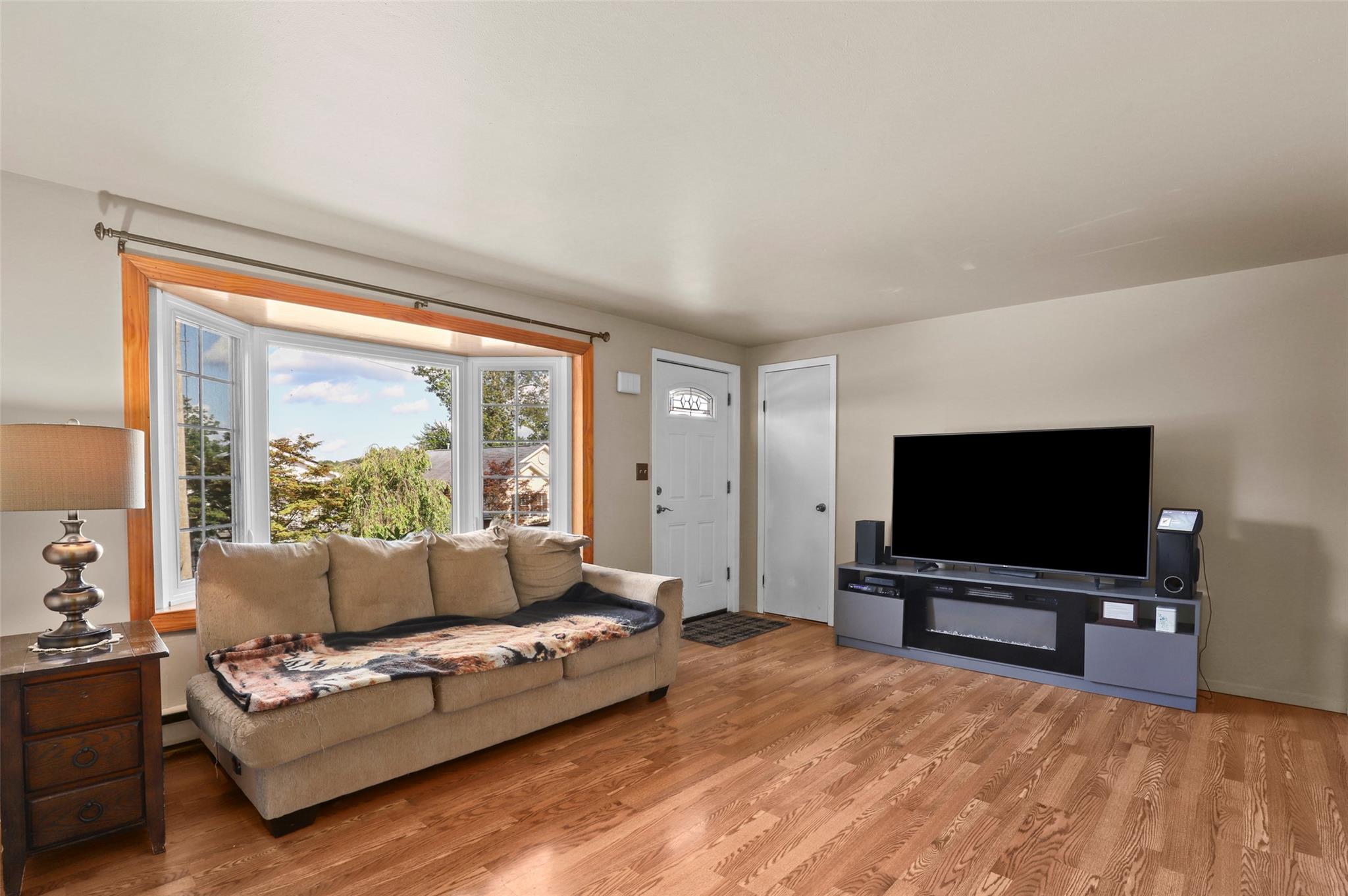 84 Entrance Way, Mahopac, NY 10541