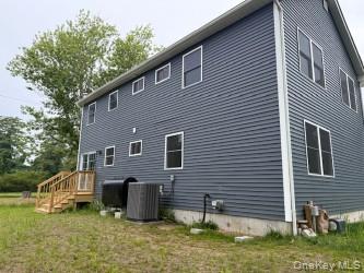 214 Forest Rd, Mastic Beach, NY 11951