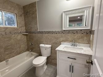 214 Forest Rd, Mastic Beach, NY 11951