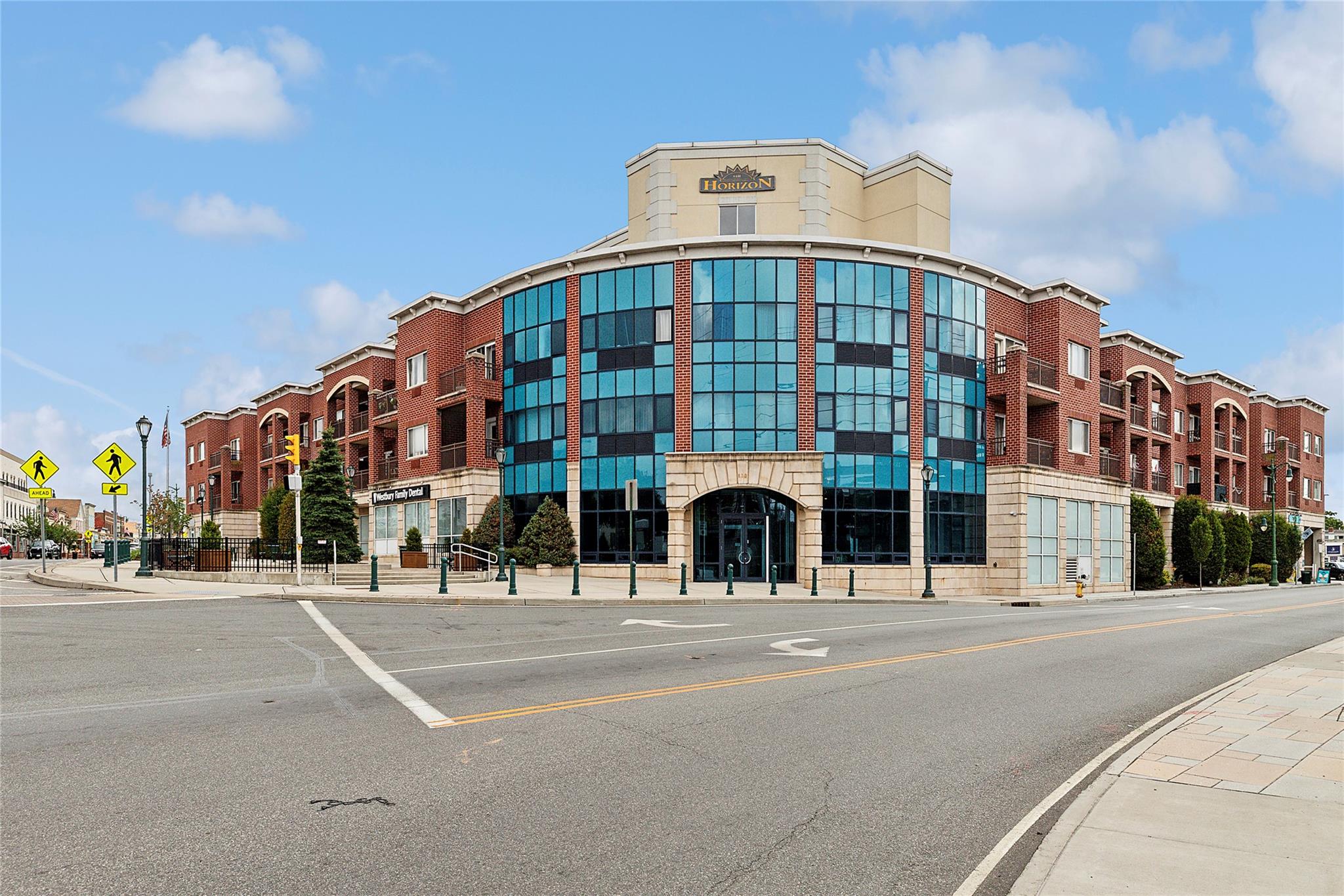 130 Post Avenue # 316, Westbury, NY 11590