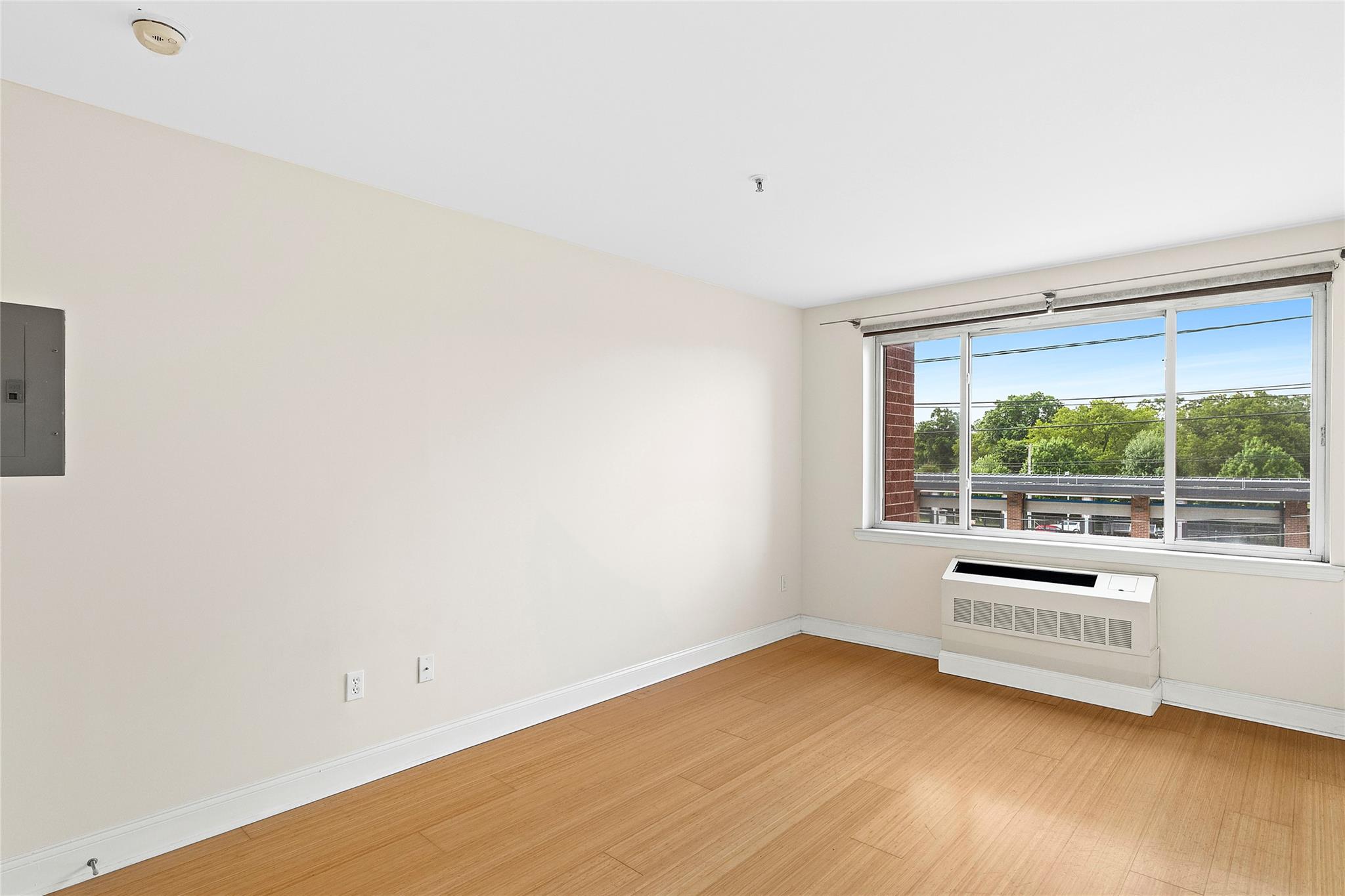 130 Post Avenue # 316, Westbury, NY 11590