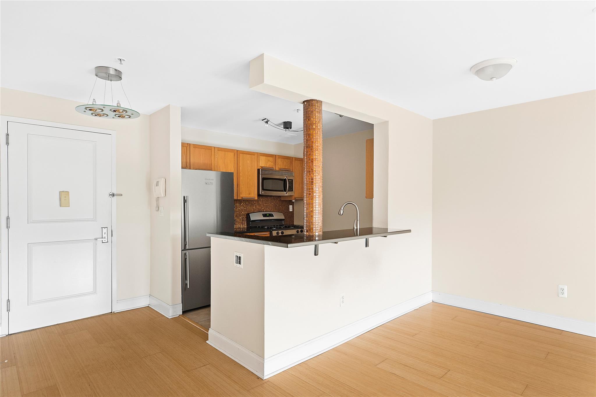 130 Post Avenue # 316, Westbury, NY 11590