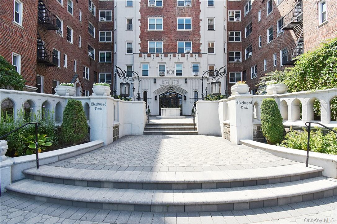 60 W Broad Street # 1L, Fleetwood, NY 10552