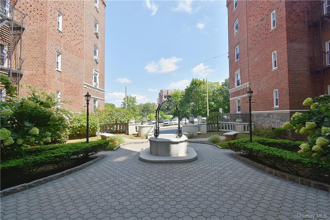 60 W Broad Street # 1L, Fleetwood, NY 10552