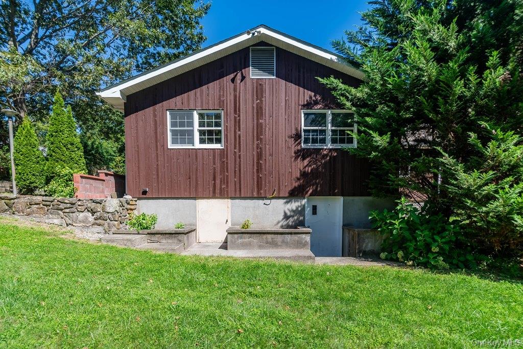 7 Harrimac Lane, Putnam Valley, NY 10579