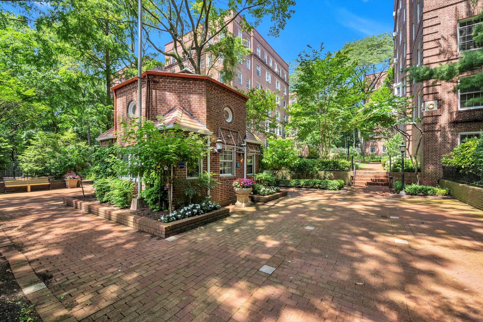 117-01 Park Lane South # B2L, Kew Gardens, NY 11415