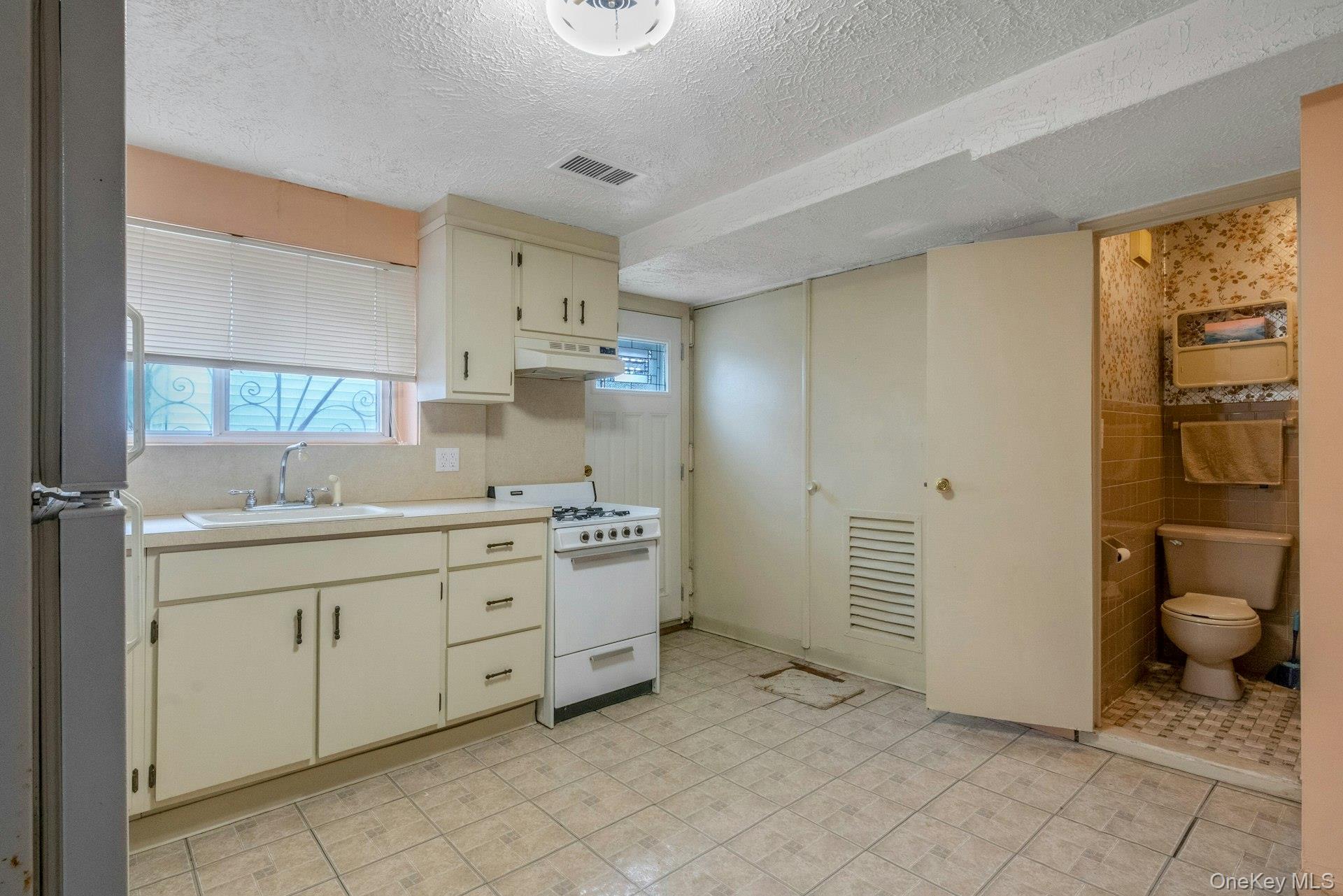 1103 Stadium Avenue, Bronx, NY 10465