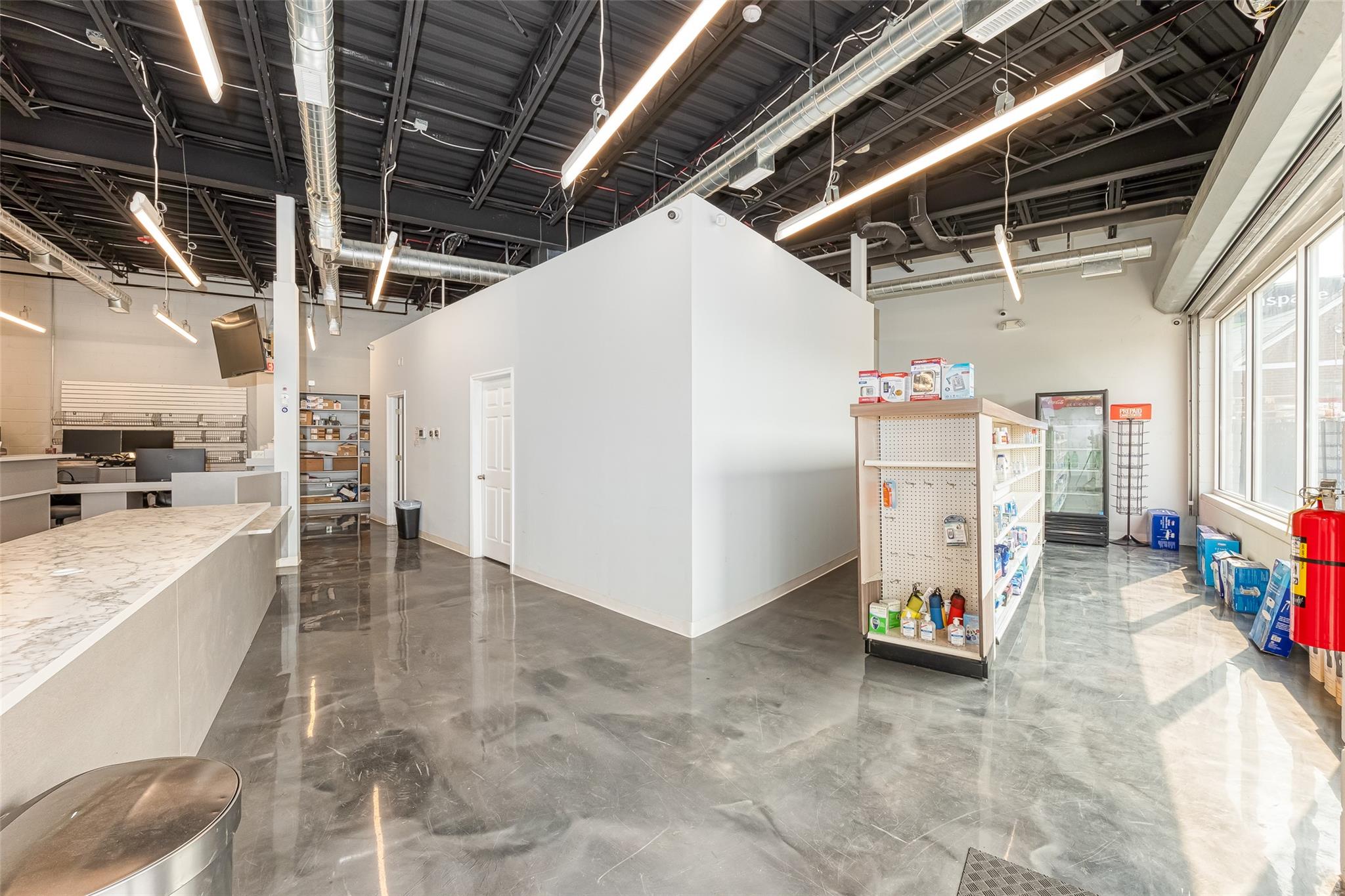 2002 Jericho Turnpike, New Hyde Park, NY 11040