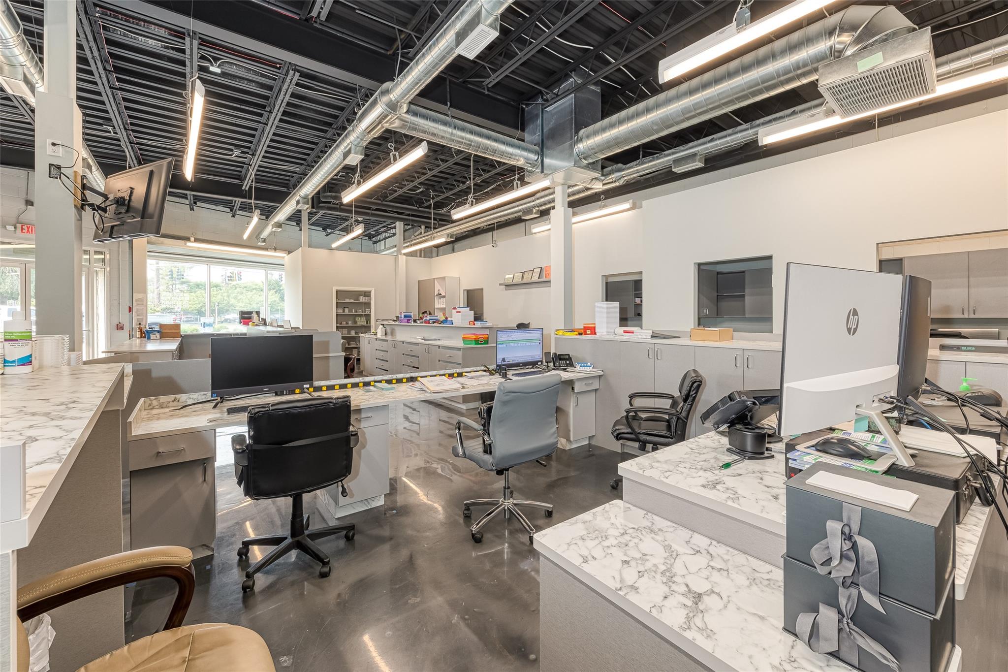 2002 Jericho Turnpike, New Hyde Park, NY 11040