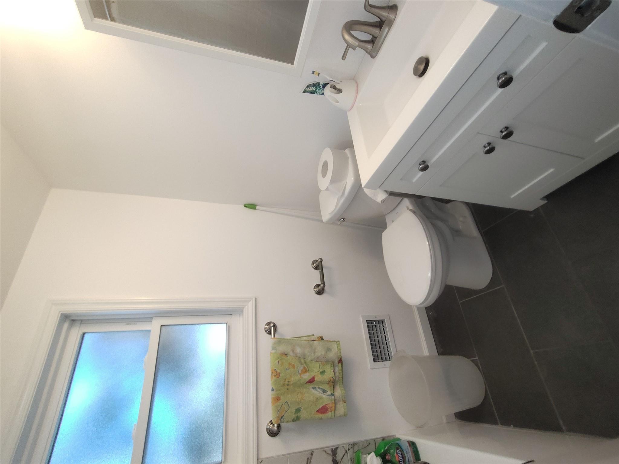 2167A Great Neck Road, Copiague, NY 11726